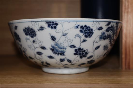 A Chinese blue and white bowl diameter 20.5cm